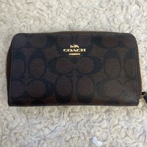 Coach Medium ID Zip Wallet
